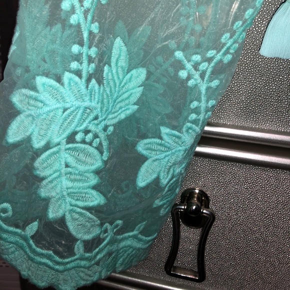 Crop top blouse - Picture 3 of 3